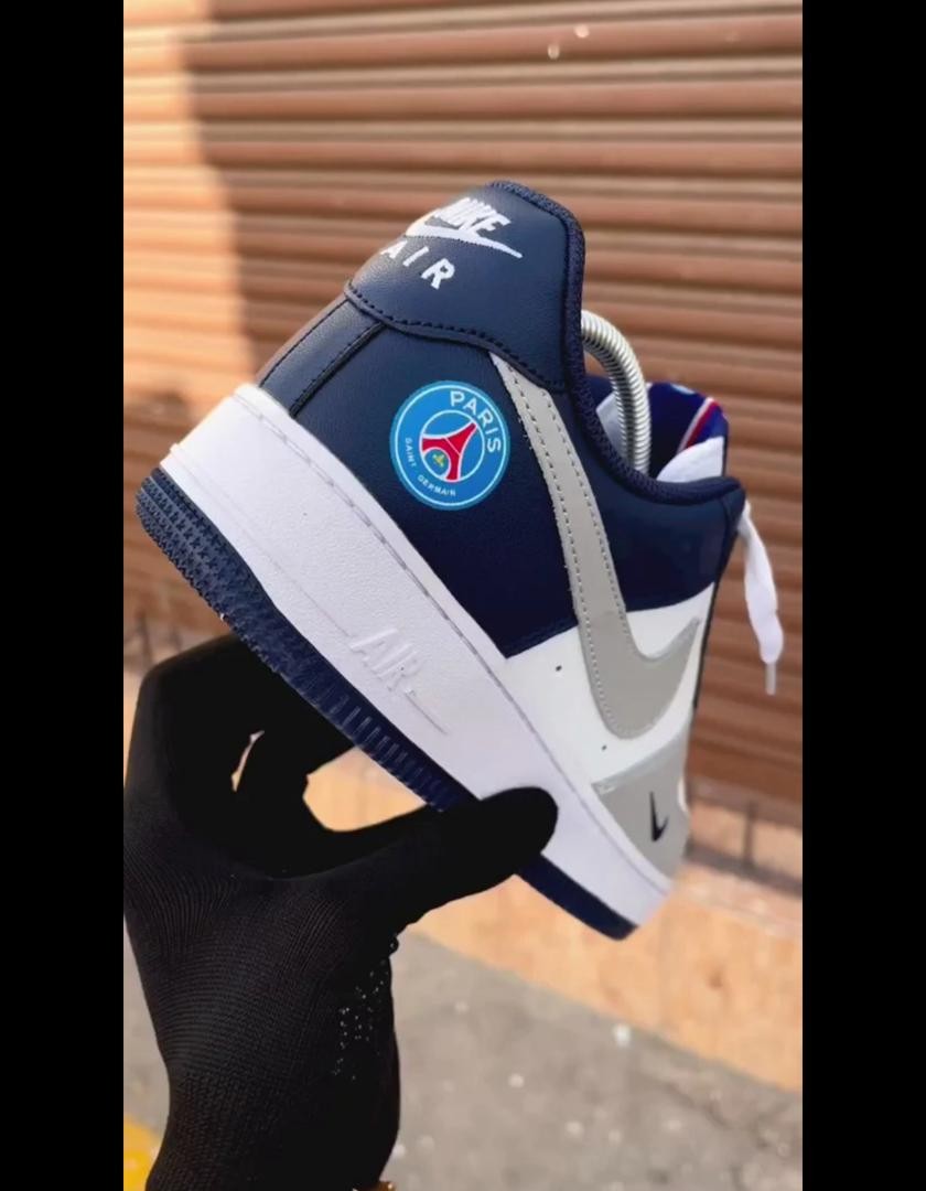 Original air force one Nike paris disponible pointure,40,41,42,43,44,45,