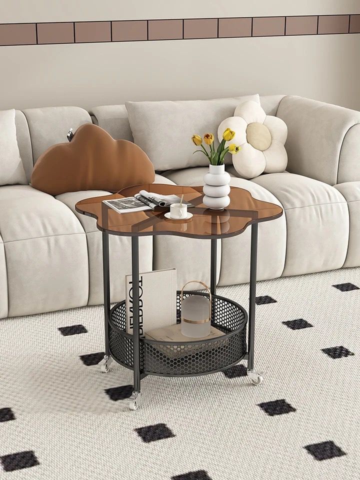 Table d'appoint décorative pour canapé, table basse de rangement à 2 niveaux avec plateau en verre et roulettes, chariot élégant pour balcon, magasin de desserts, salon (taille : 55 x 55 cm, couleur :