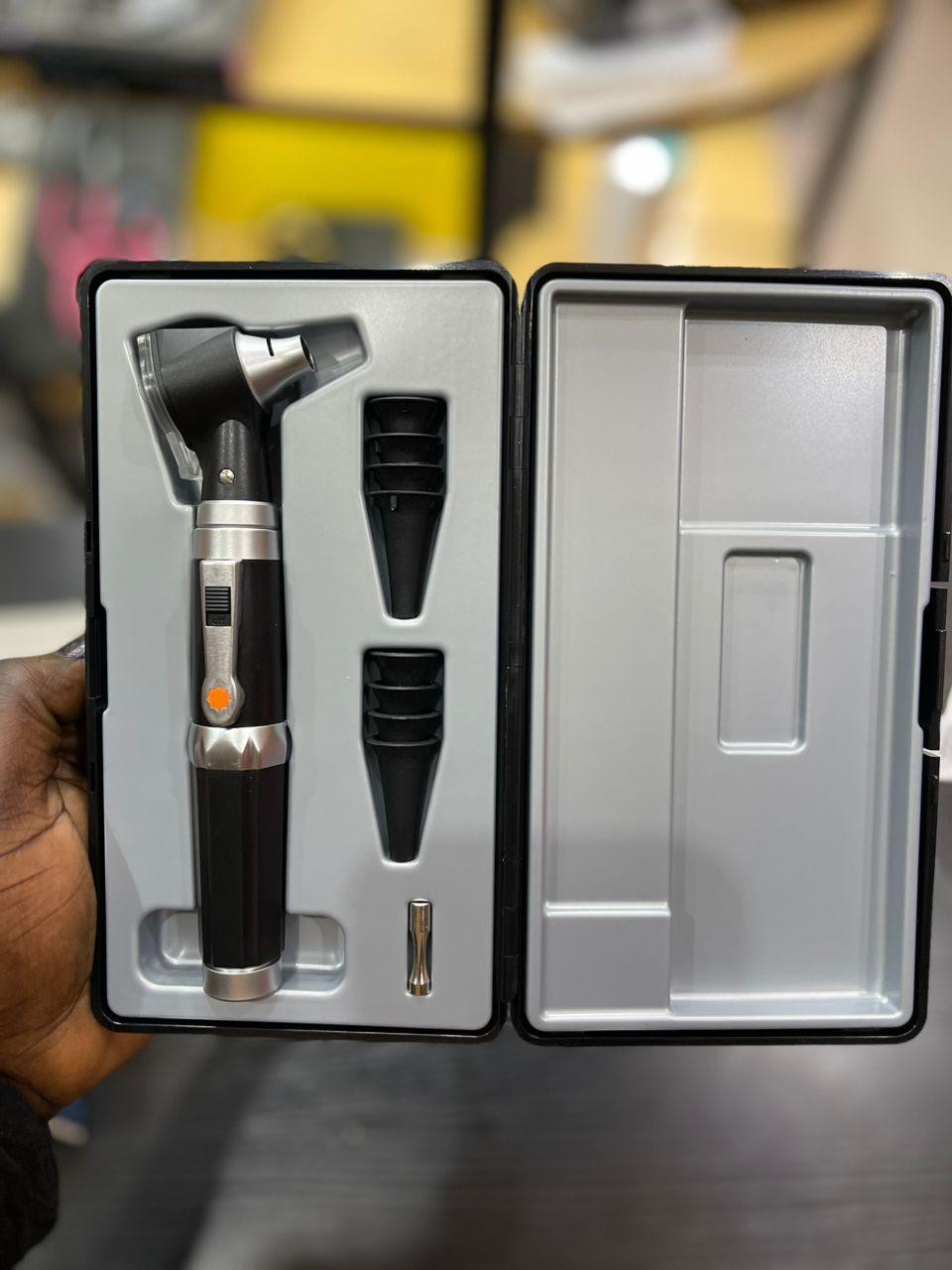 Kit de diagnostic otoscopique professionnel avec 8 embouts, soins des oreilles pour médecin à domicile, endoscope LED portable, nettoyeur d′oreilles