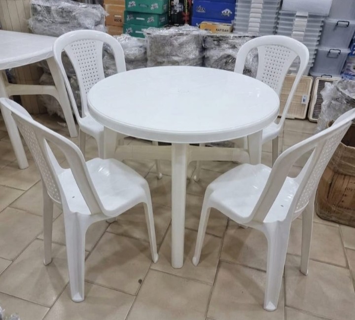 Jardin extérieur blanc table ronde en plastique avec trou pour parapluie