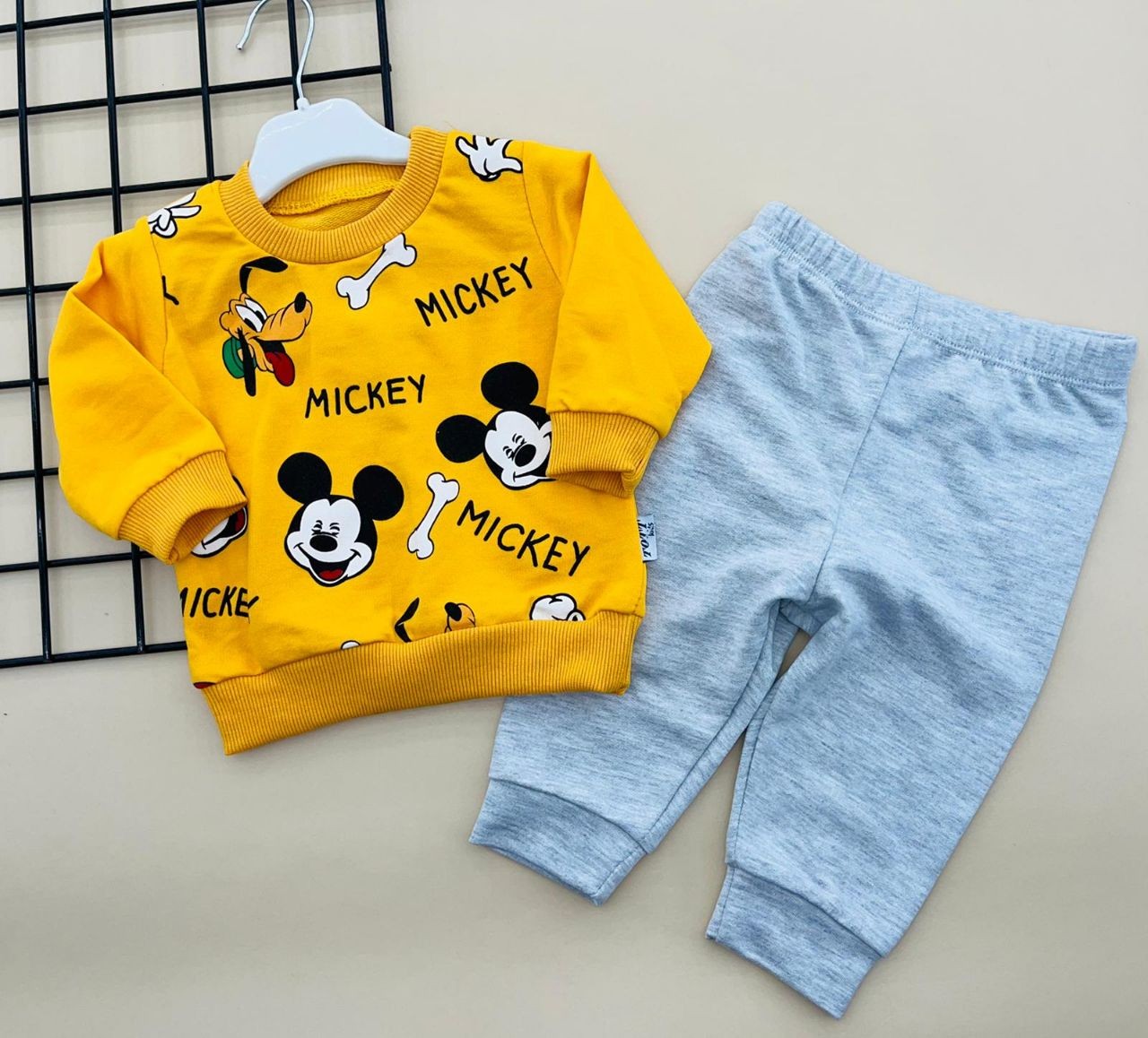 Ensemble Vêtements Bébé Garçon - Sweat-shirt Manches Longues Imprimé + Jean Déchiré (6 à 24 Mois)