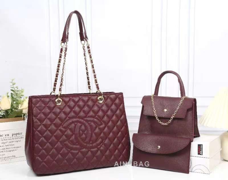 CHANEL - SAC GABRIELLE - GRANDE TAILLE - TRES BEL ETAT - AVEC FACTURE