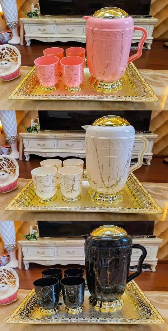 Ensemble 6 Pièces Carafe + Plateau + 4 Tasses Différentes Couleurs