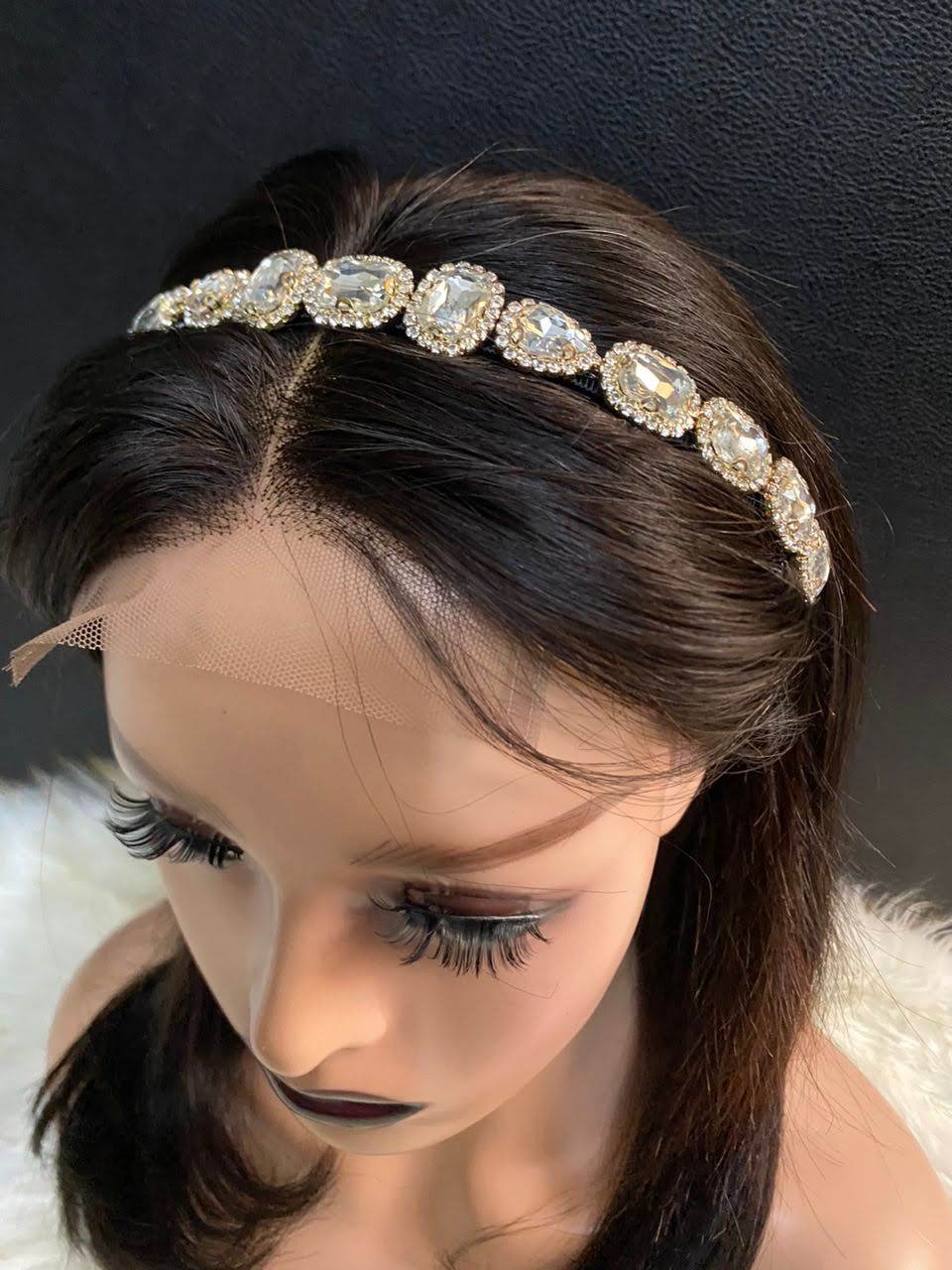 Serre-tête  Orné De Pierres Transparentes Et De Strass Sur Le Dessus, Serre-tête  Orné De Boules Blanche Sur Le Dessus, Serre-tête  Orné De Strass En Croix Sur Le Dessus, Serre-tête  Orné De Boules No