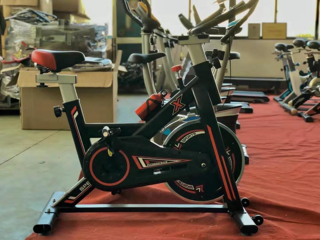 vélo d'appartement-vélo de spinning stationnaire