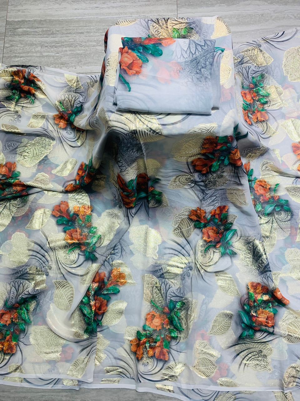 Tissus Soie Silkh Haute Class Très Jolie En Choix Pour Les Femmes Pour Grands Evénements